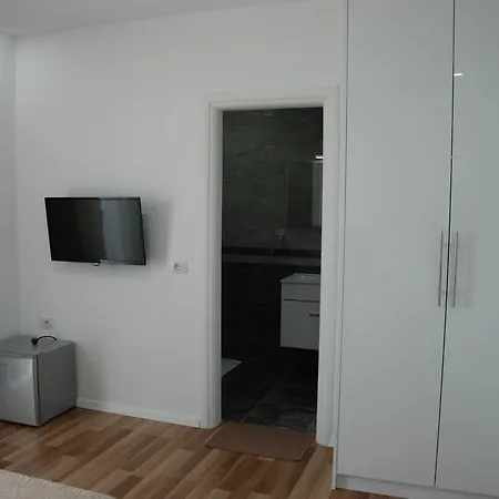 Apartment Tare *