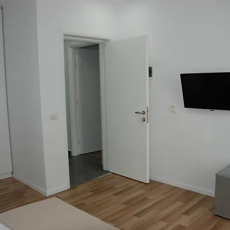 Apartment Tare *